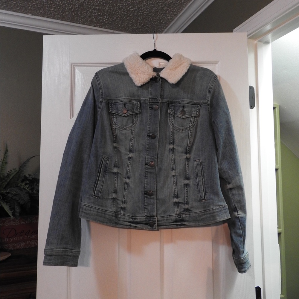 Torrid Denim Jacket with Sherpa collar LIKE NEW